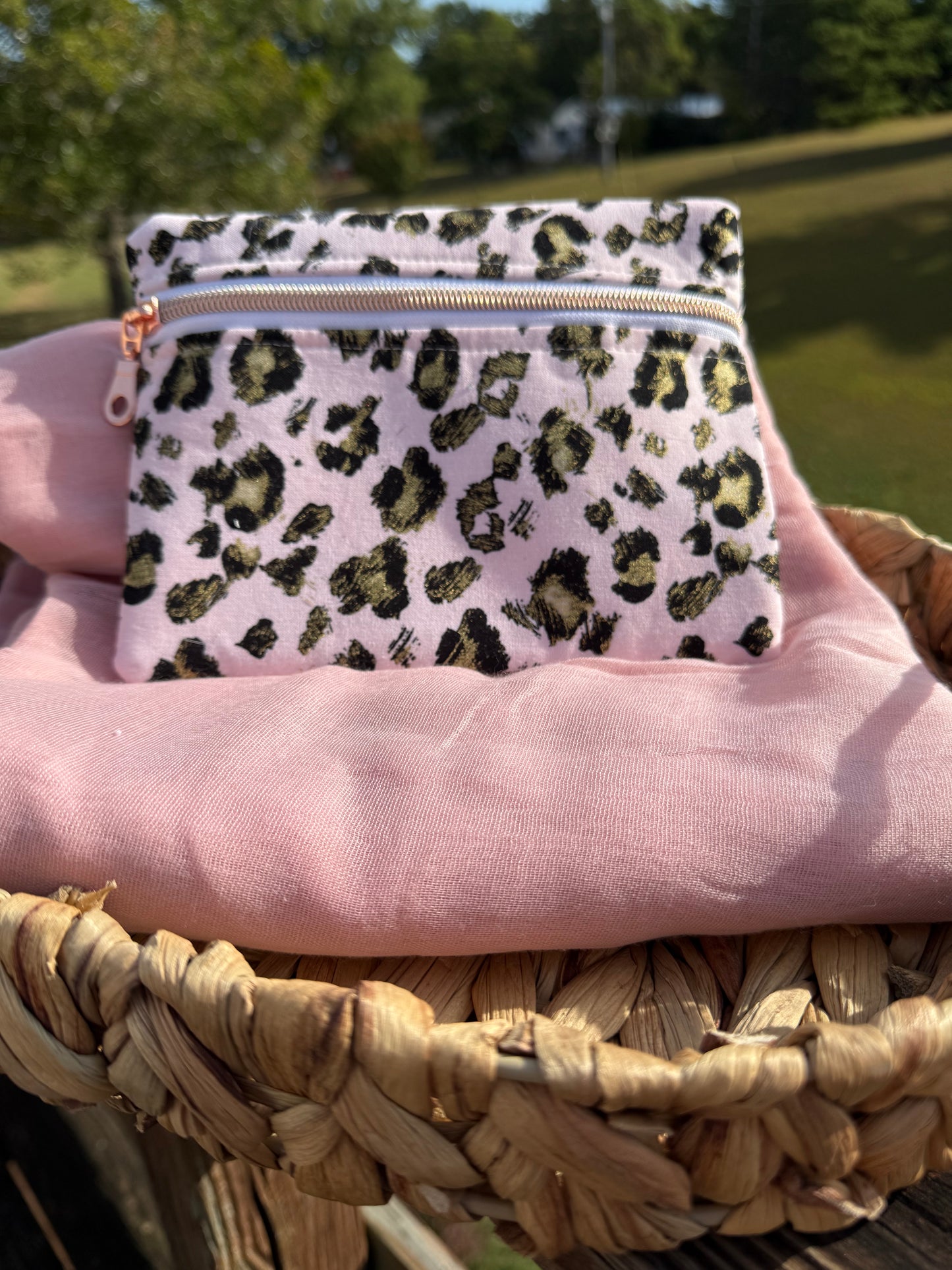 Medium Pouch - Pink Leopard Print