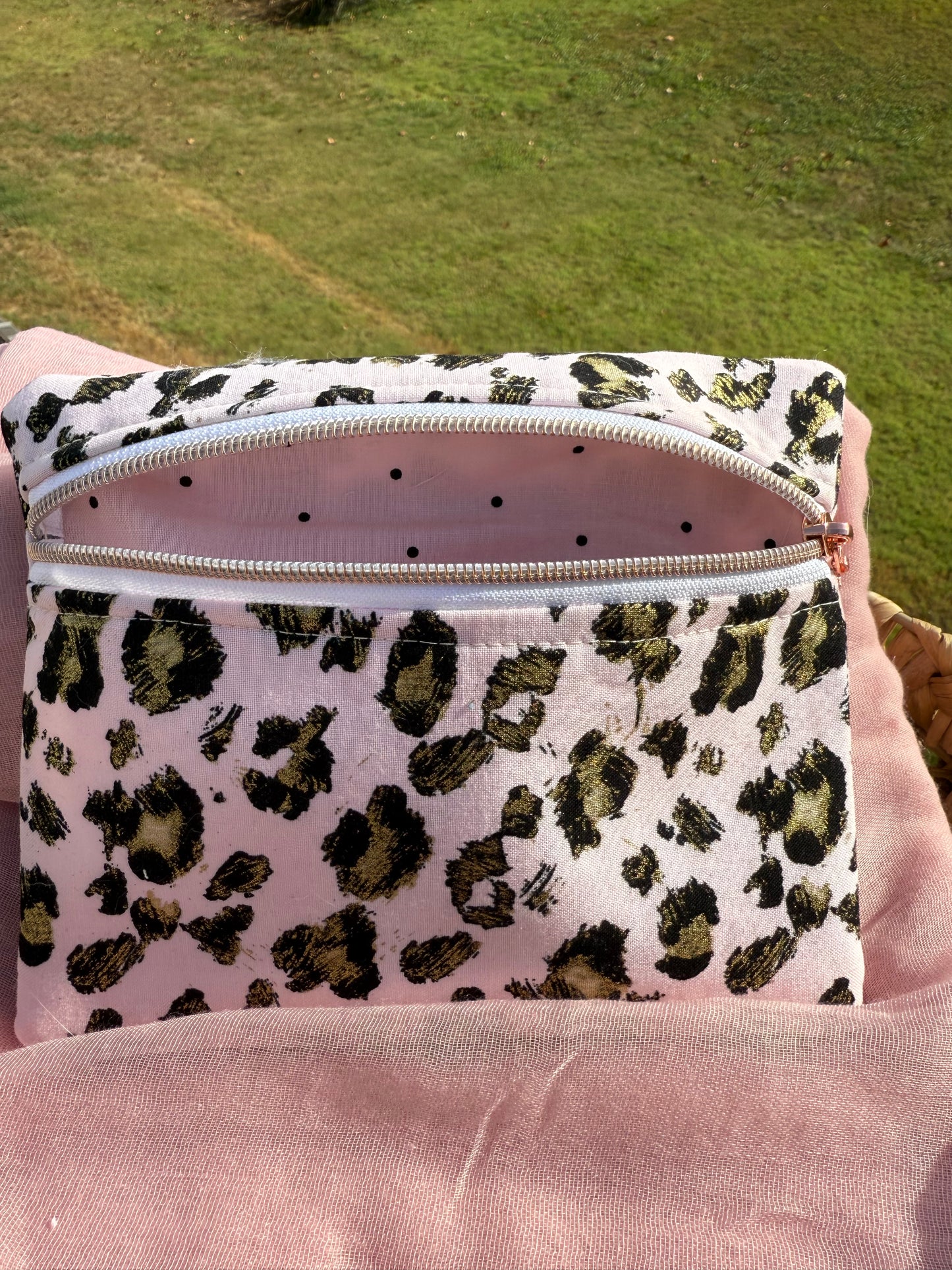 Medium Pouch - Pink Leopard Print